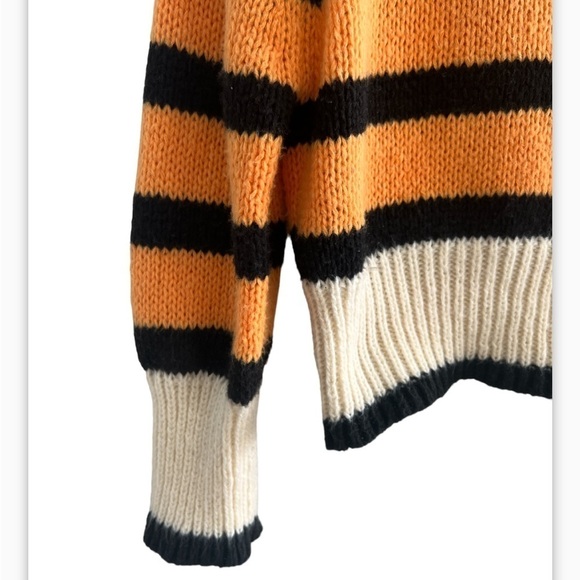 Avantlook Long Sleeve Turtleneck Sweater - Picture 5 of 11